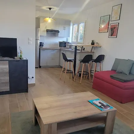 Charming Near The Beaches In Saint-raphael דירה *
